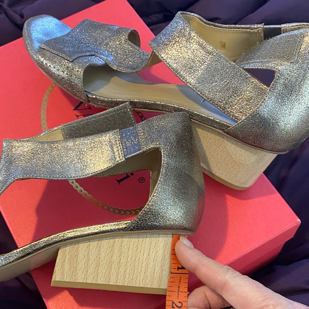 Vaneli Metallic Sandals with Wooden Heel - Picture 5 of 8